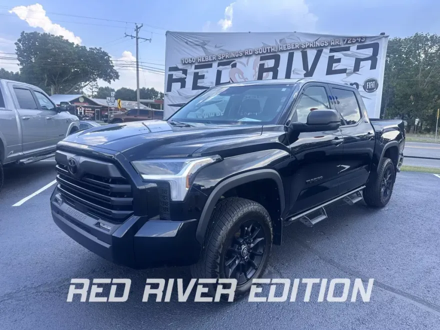 2024 Toyota Tundra SR5 photo 1