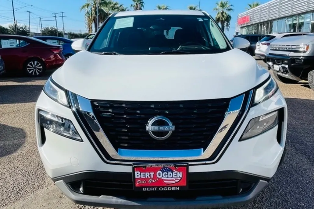2023 Nissan Rogue SV photo 1
