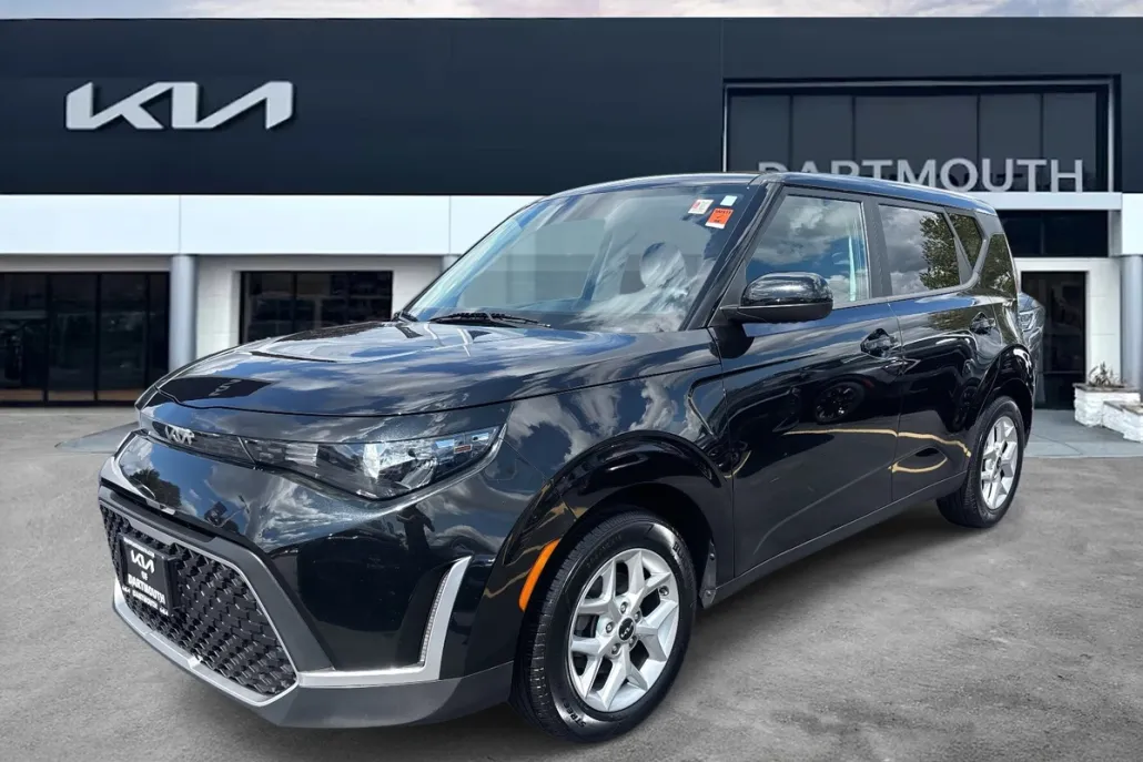 2023 Kia Soul LX photo 1