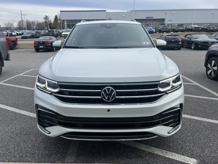 2024 Volkswagen Tiguan SEL R-Line Black photo 1