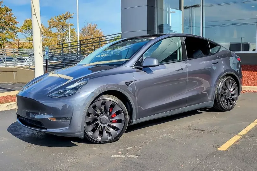 2023 Tesla Model Y Performance photo 1