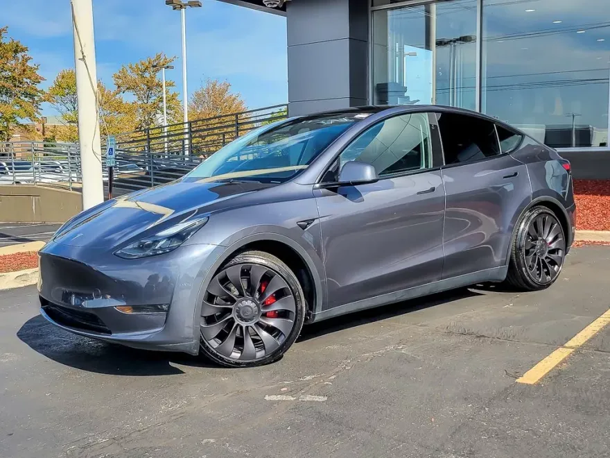 2023 Tesla Model Y Performance photo 1