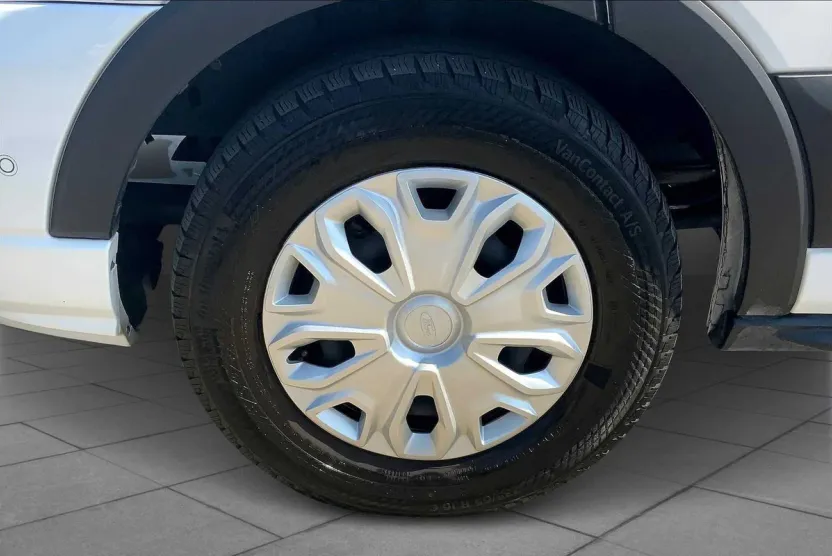 2023 Ford Transit Passenger XLT photo 1