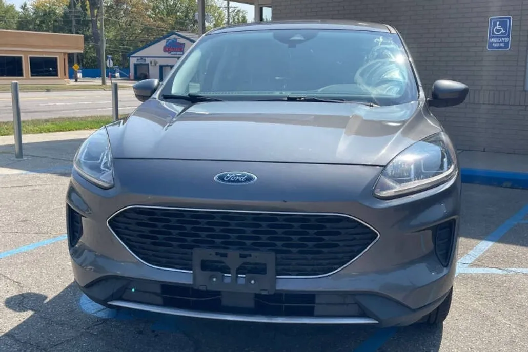 2021 Ford Escape SE photo 1