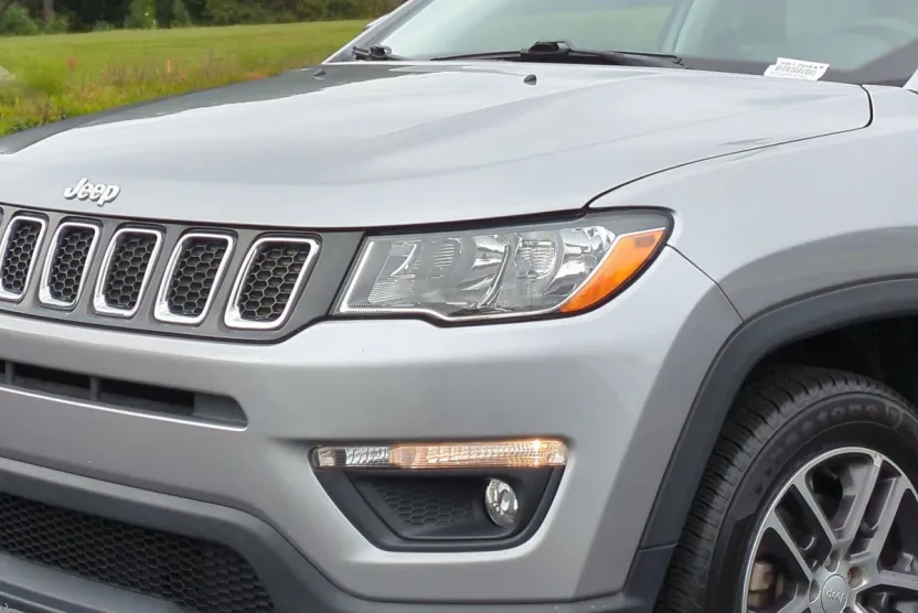 2019 Jeep Compass Latitude photo 1