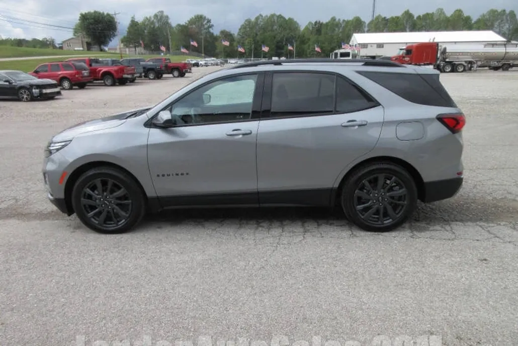 2023 Chevrolet Equinox RS photo 1