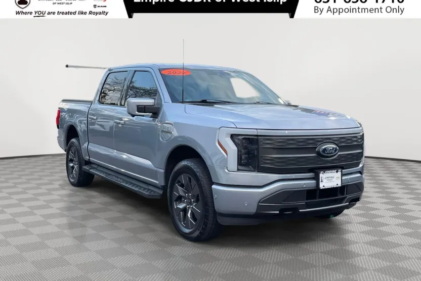 2022 Ford F-150 Lightning Lariat photo 1