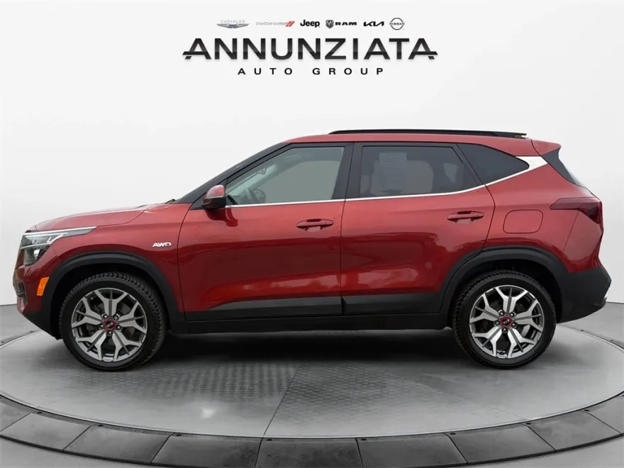2021 Kia Seltos S photo 2