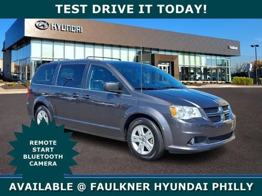 2019 Dodge Grand Caravan SXT photo 1