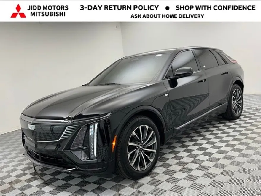 2024 Cadillac Lyriq Sport photo 1