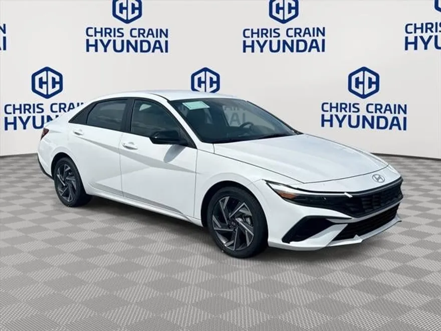2025 Hyundai Elantra SEL Sport photo 1