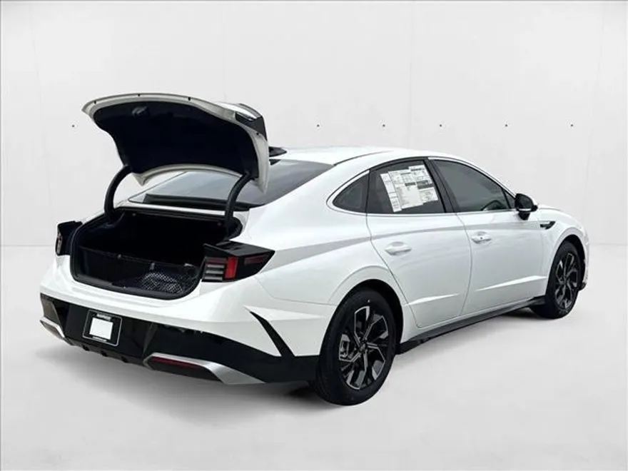 2025 Hyundai Sonata SEL photo 1
