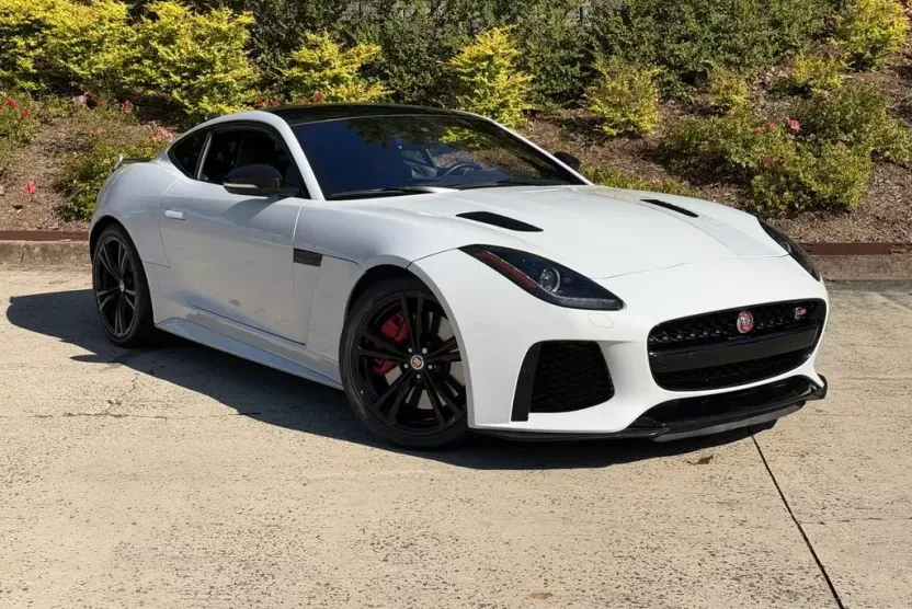 2017 Jaguar F-TYPE SVR photo 1