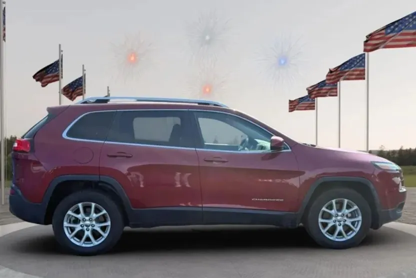 2017 Jeep Cherokee Latitude Sport photo 1