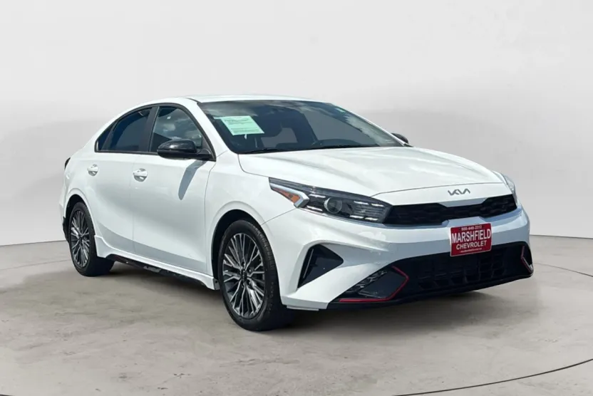2023 Kia Forte GT-Line photo 1