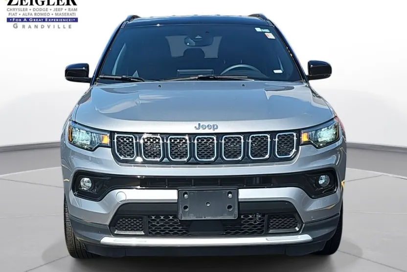 2023 Jeep Compass Limited photo 1