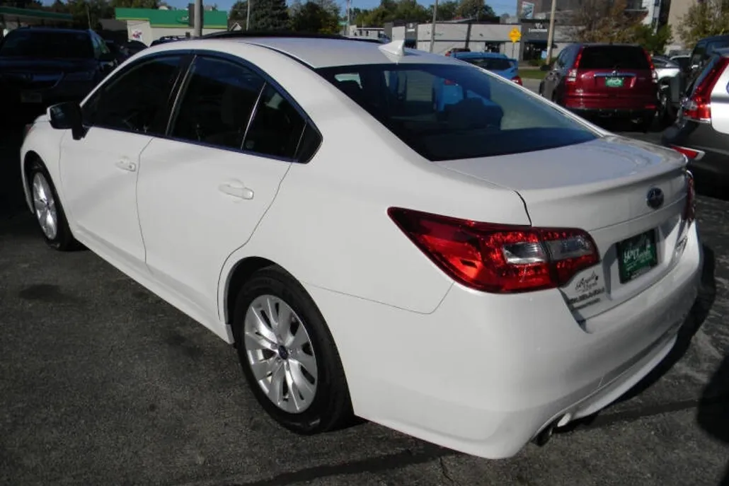 2017 Subaru Legacy 2.5i Premium photo 1