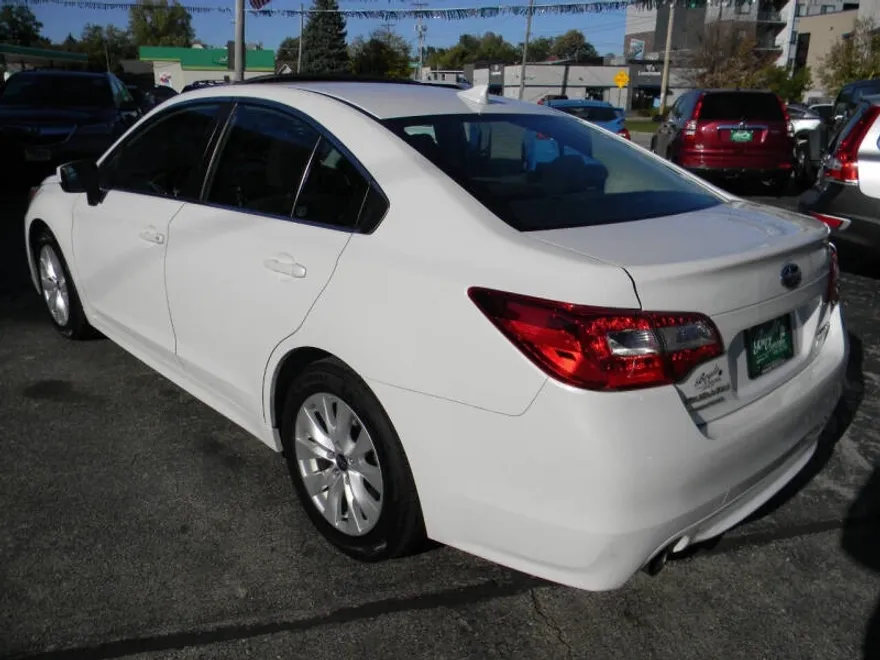 2017 Subaru Legacy 2.5i Premium photo 1
