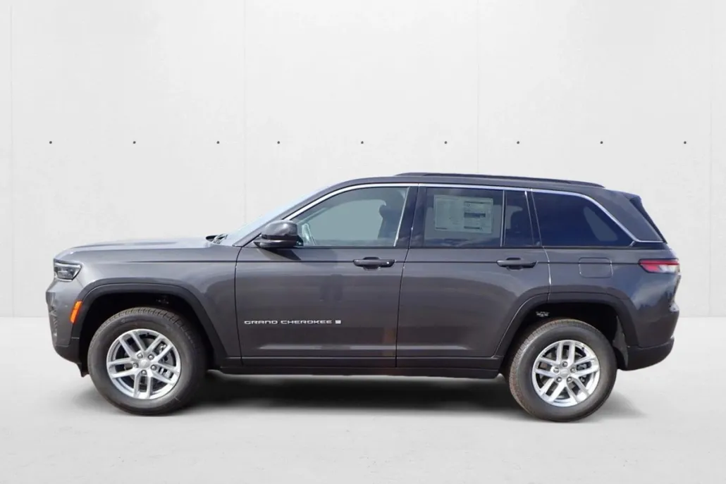 2025 Jeep Grand Cherokee Laredo X photo 1