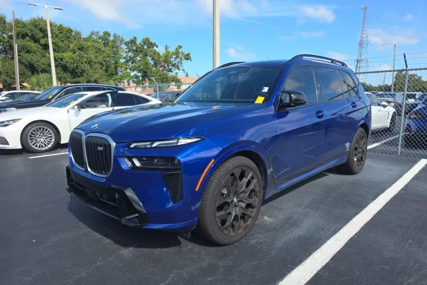 2025 Bmw X7 M60i photo 1