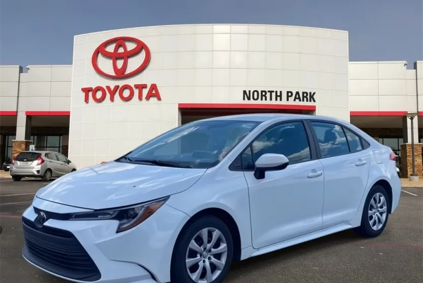 2024 Toyota Corolla LE photo 1