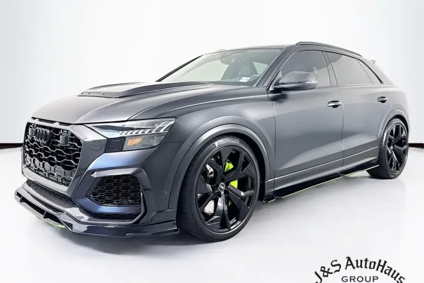 2023 Audi RS Q8 photo 1