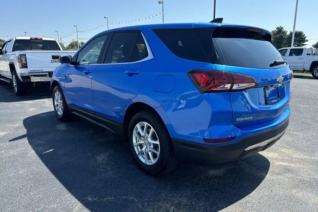 2024 Chevrolet Equinox LT photo 1