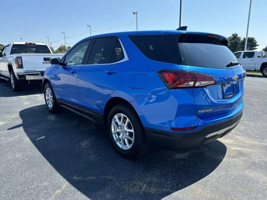 2024 Chevrolet Equinox LT photo 1