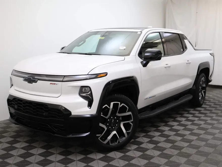 2025 Chevrolet Silverado EV RST photo 1