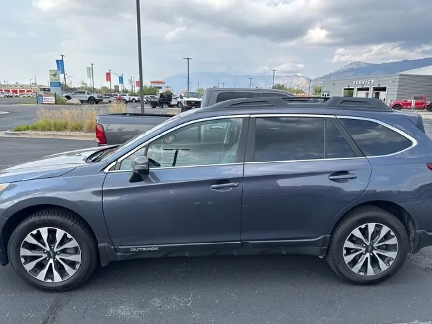 2017 Subaru Outback 3.6R Limited photo 1