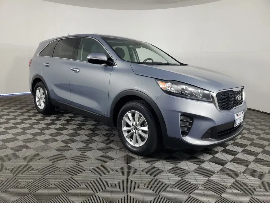 2020 Kia Sorento LX photo 1