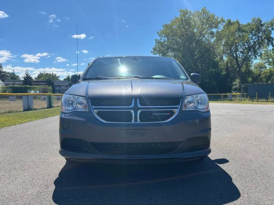 2018 Dodge Grand Caravan SE Plus photo 1