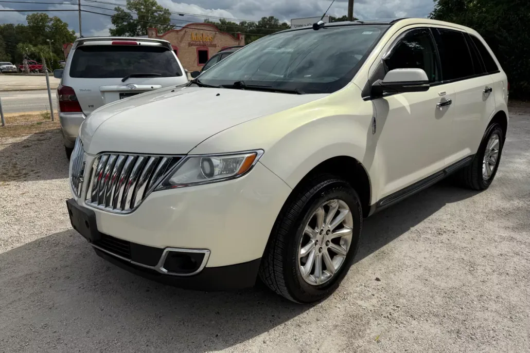 2013 Lincoln MKX Base photo 1