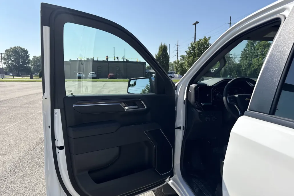 2026 Chevrolet Silverado 1500 LT photo 1