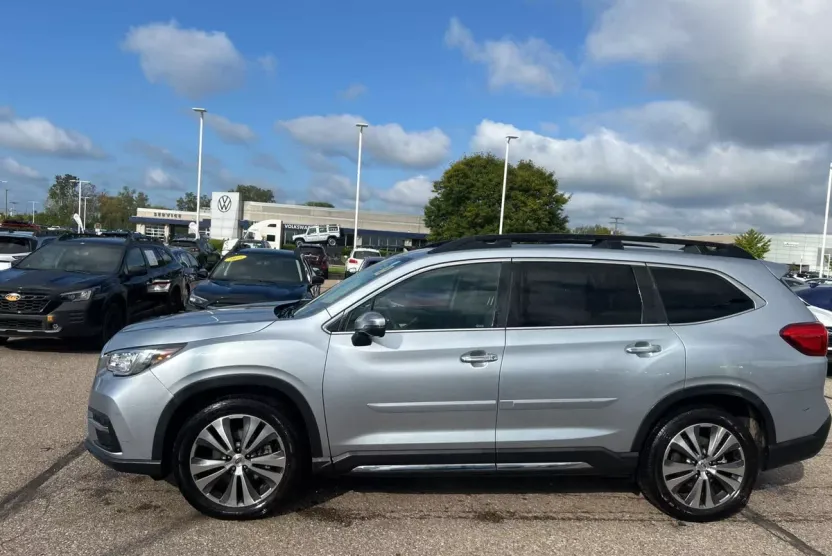 2022 Subaru Ascent Touring photo 1