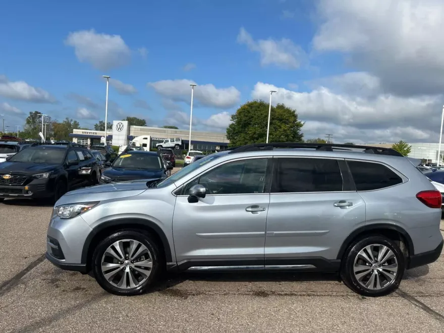 2022 Subaru Ascent Touring photo 1