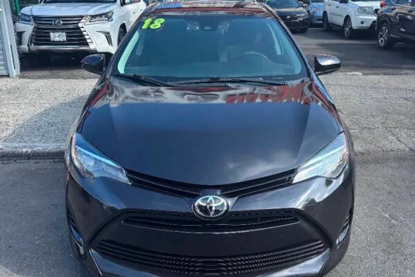 2018 Toyota Corolla XLE XSE photo 1