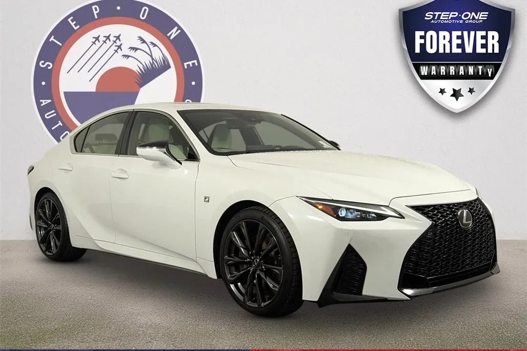 2022 Lexus IS 350 F SPORT photo 1