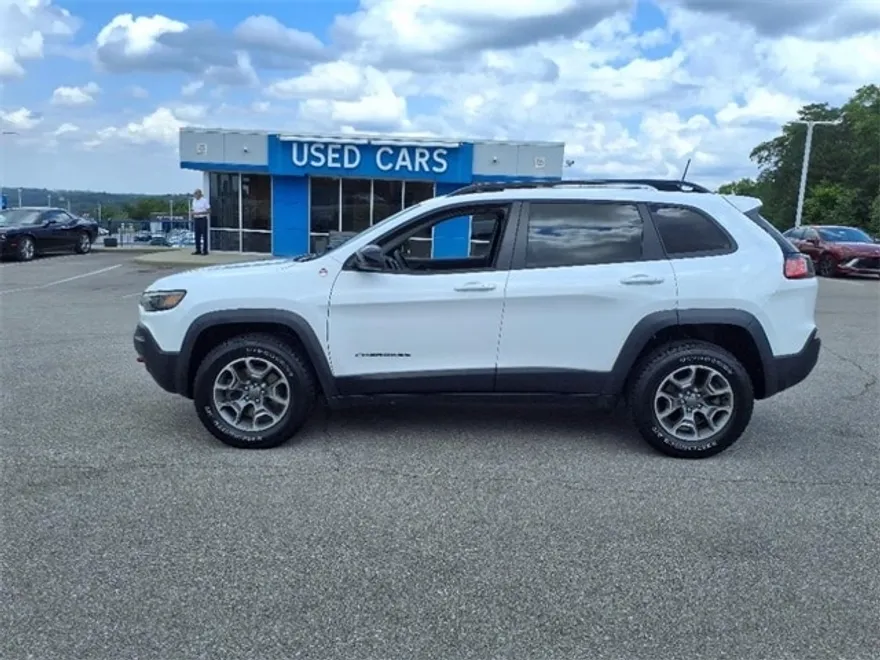 2022 Jeep Cherokee Trailhawk photo 1