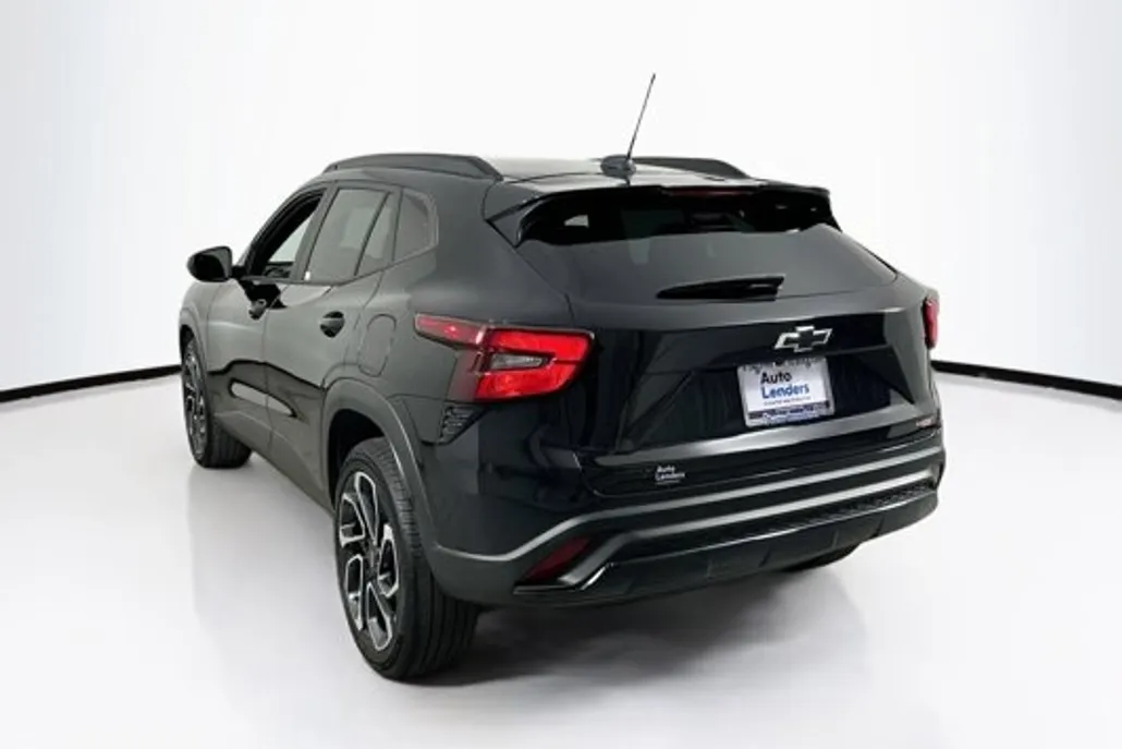2025 Chevrolet Trax photo 1
