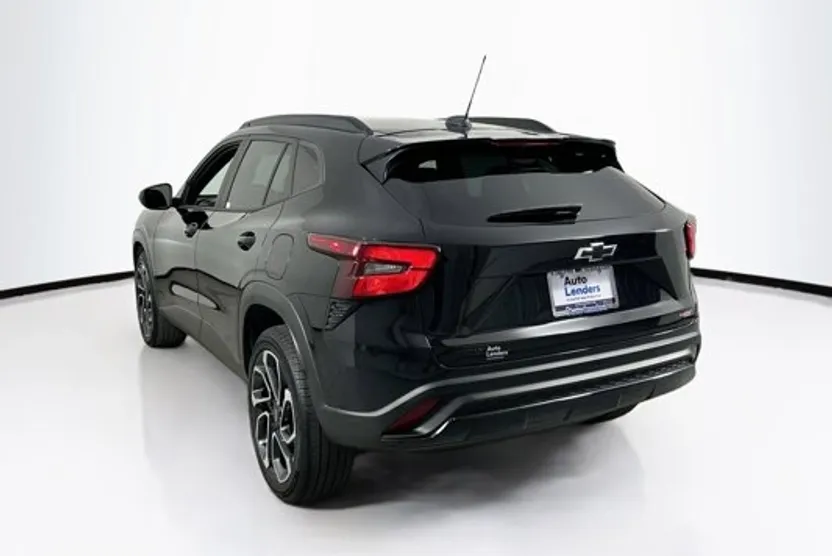 2025 Chevrolet Trax photo 1