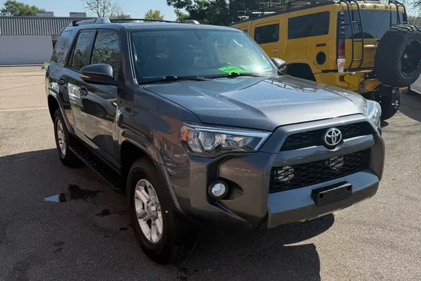 2014 Toyota 4Runner SR5 4WD photo 1