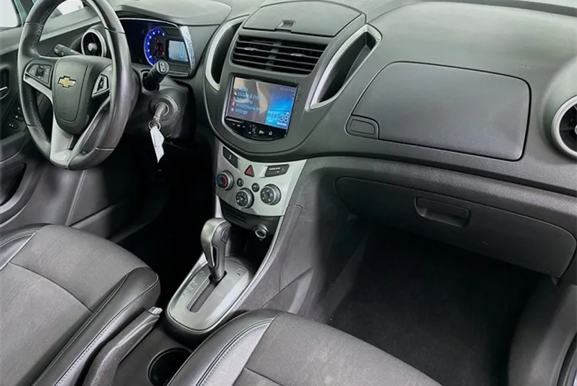 2016 Chevrolet Trax LT photo 1