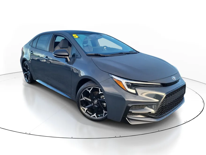 2025 Toyota Corolla SE photo 1