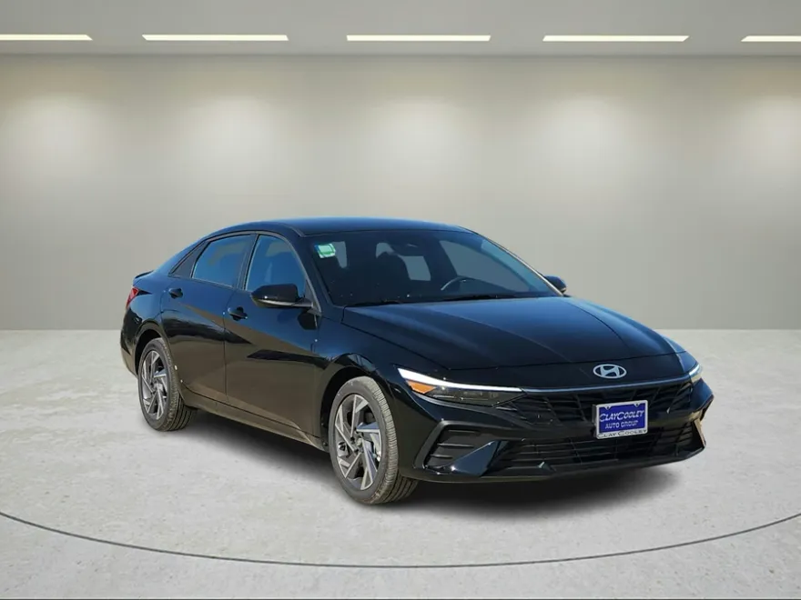 2025 Hyundai Elantra SEL Sport photo 1