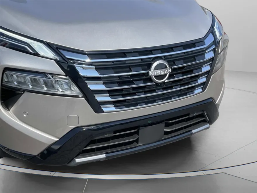 2026 Nissan Rogue Platinum photo 1