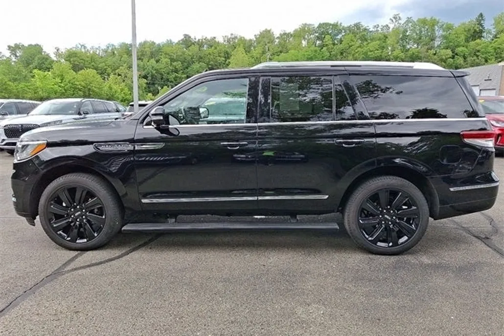 2023 Lincoln Navigator Reserve photo 1