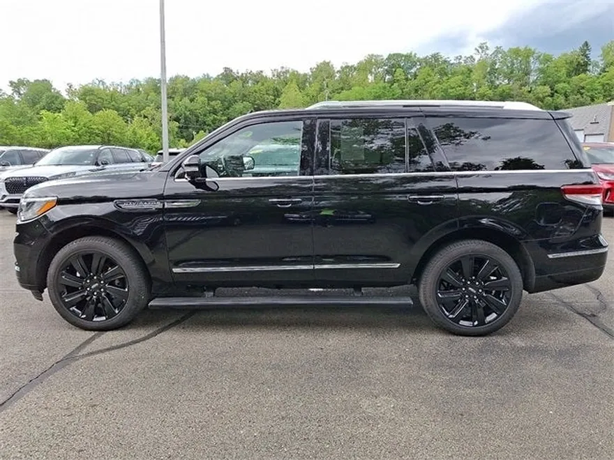 2023 Lincoln Navigator Reserve photo 1