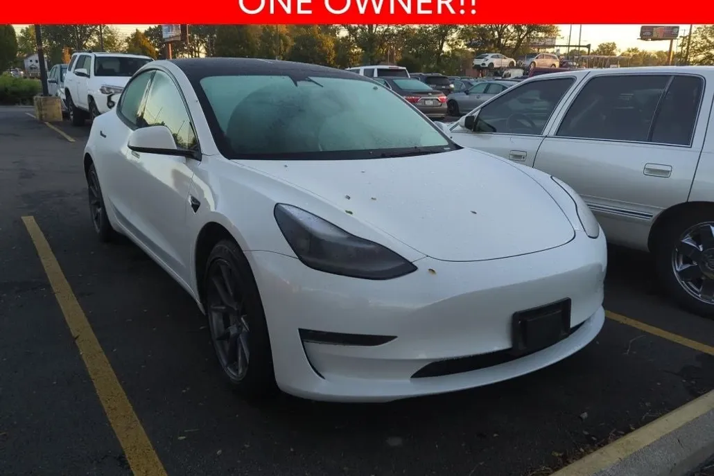 2023 Tesla Model 3 photo 1