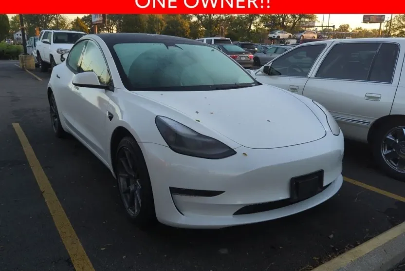 2023 Tesla Model 3 photo 1